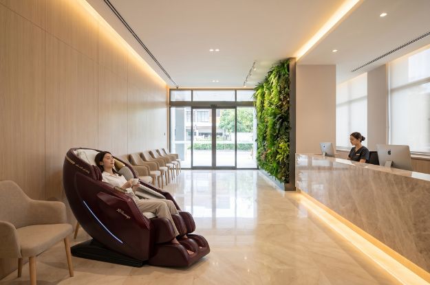 Massage chair for waiting room 5 Massage chair placed in medical clinic lobby waiting area